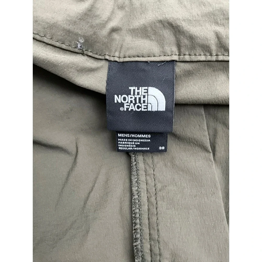The North Face Mens khaki cargo shorts outdoor‎ hiking casual summer size 38
